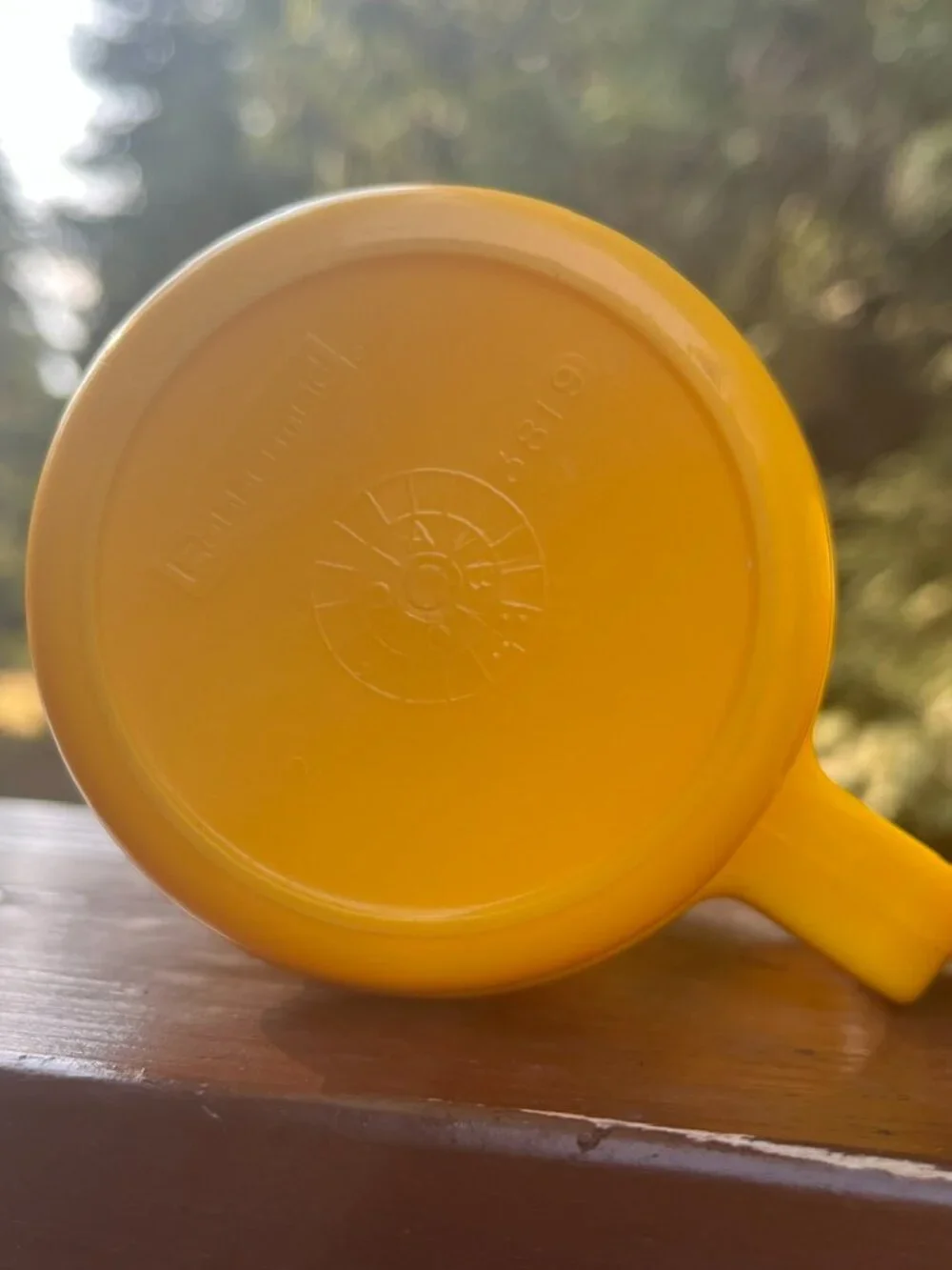Vintage Retro 1970s Rubbermaid Yellow Ribbed Stackable Plastic Mugs Cups Set